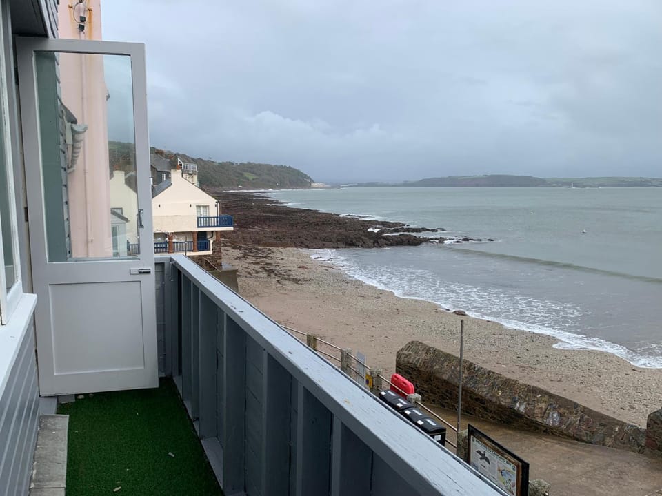 Halfway House Inn Hotel in Kingsand