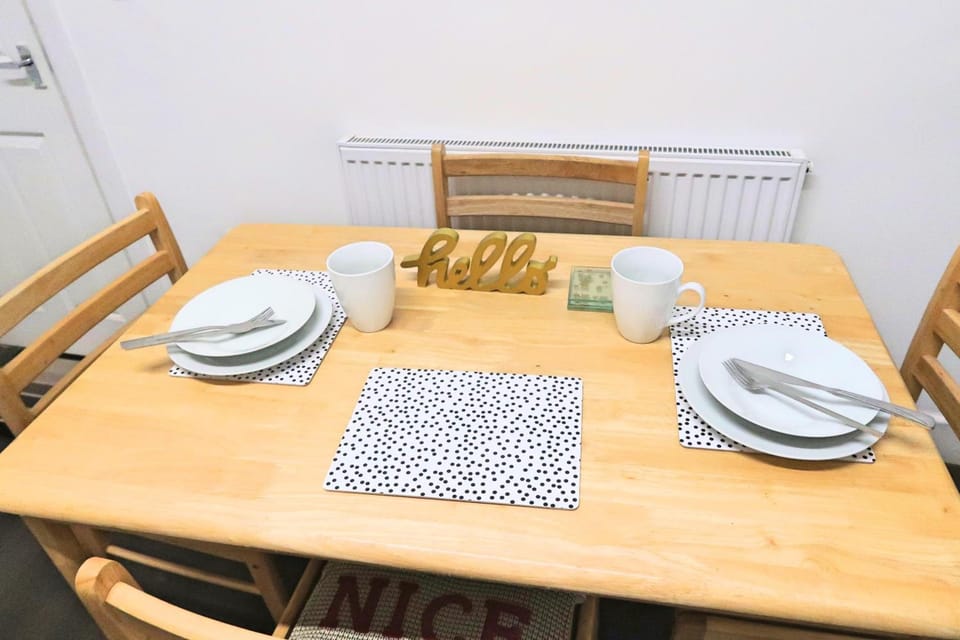 Whitburn Guest House About 7 mins Walk To The City Free Internet TV Hotel in Doncaster
