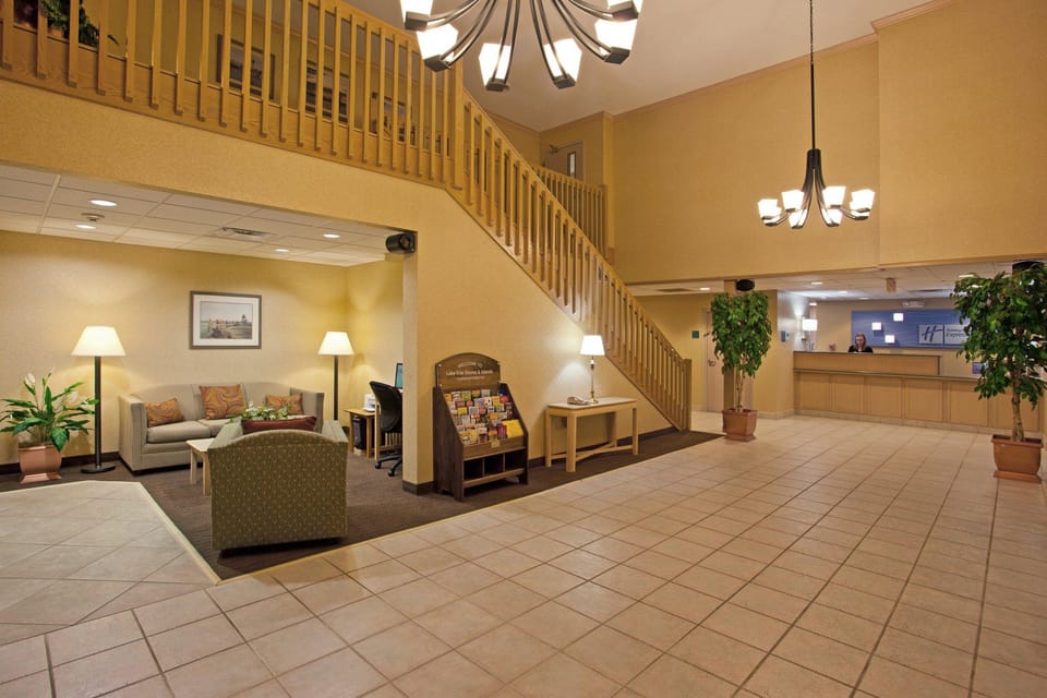 Holiday Inn Express Vermilion By IHG Hotel in Vermilion
