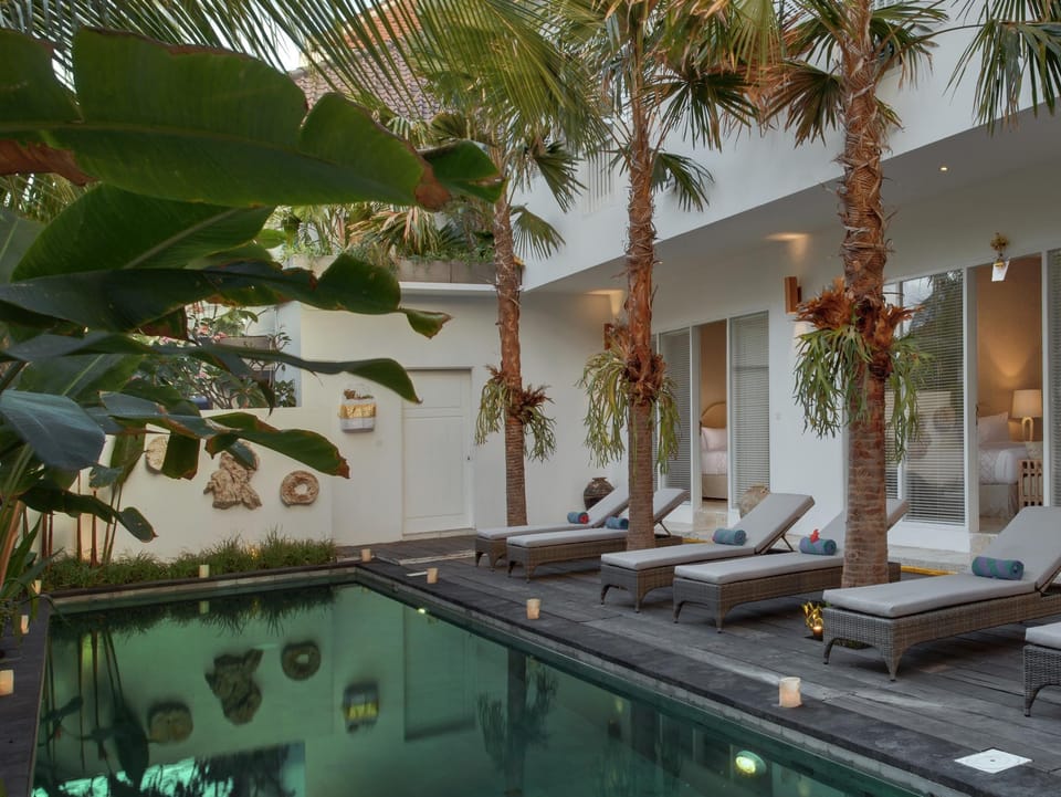 Room & Vespa Suite 4 Resort in Kuta