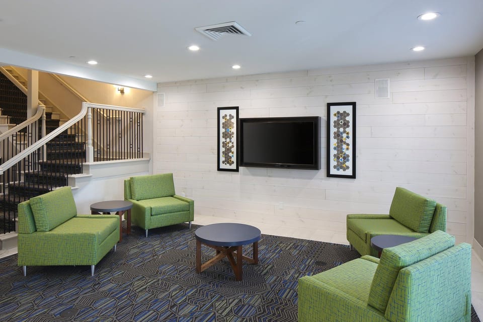 Holiday Inn Express Grand Rapids Southwest By IHG Hotel in Grandville
