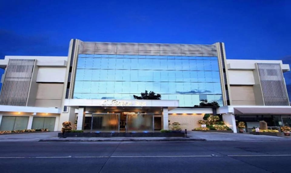 L'Fisher Chalet Hotel in Bacolod