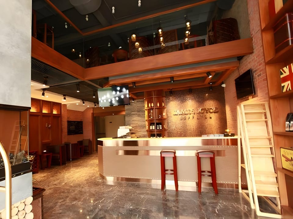 James Joyce Coffetel Hotel Foreign Language School Chengdu Baicao Road Metro Station Hotel in Chengdu