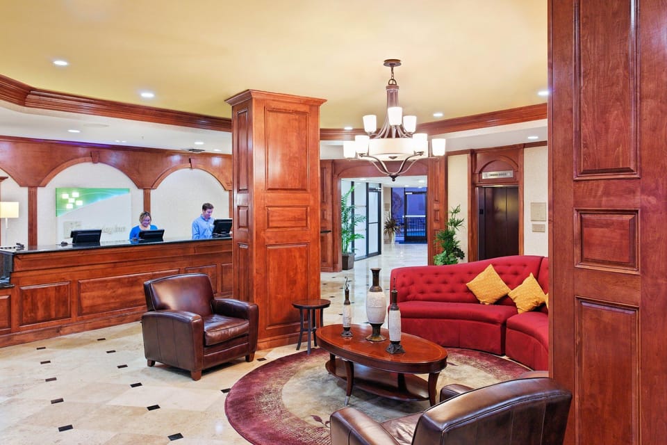 Holiday Inn Express Dallas Market Center By IHG Hotel in Dallas