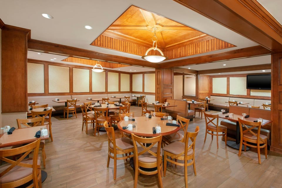 Holiday Inn Express Dallas Market Center By IHG Hotel in Dallas