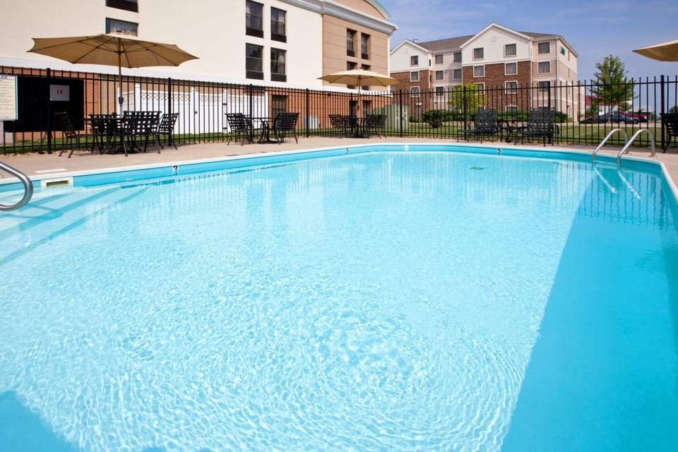 Holiday Inn Express Indianapolis Airport By IHG Hotel in Plainfield
