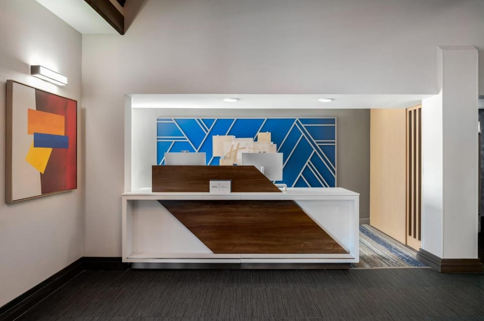 Holiday Inn Express Hotel & Suites Bentonville By IHG Hotel in Rogers