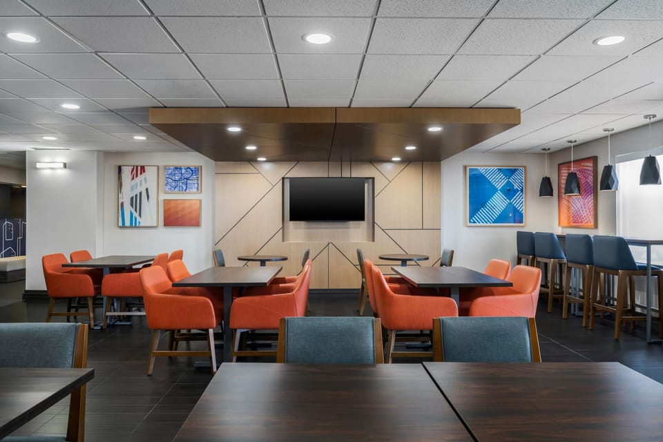 Holiday Inn Express Hotel & Suites Bentonville By IHG Hotel in Rogers