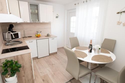 Apartments Anđela Hotel in Šibenik-Knin County, Croatia
