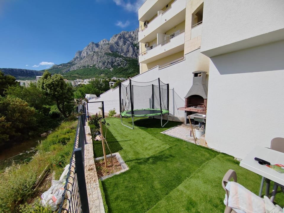 Apartment Biokovo Hotel in Makarska