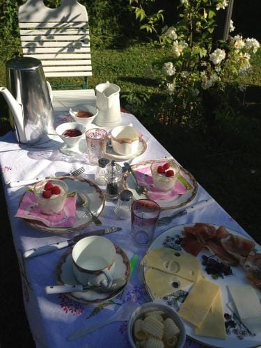 All Seasons Bed & Breakfast Hotel in Vulkaneifel