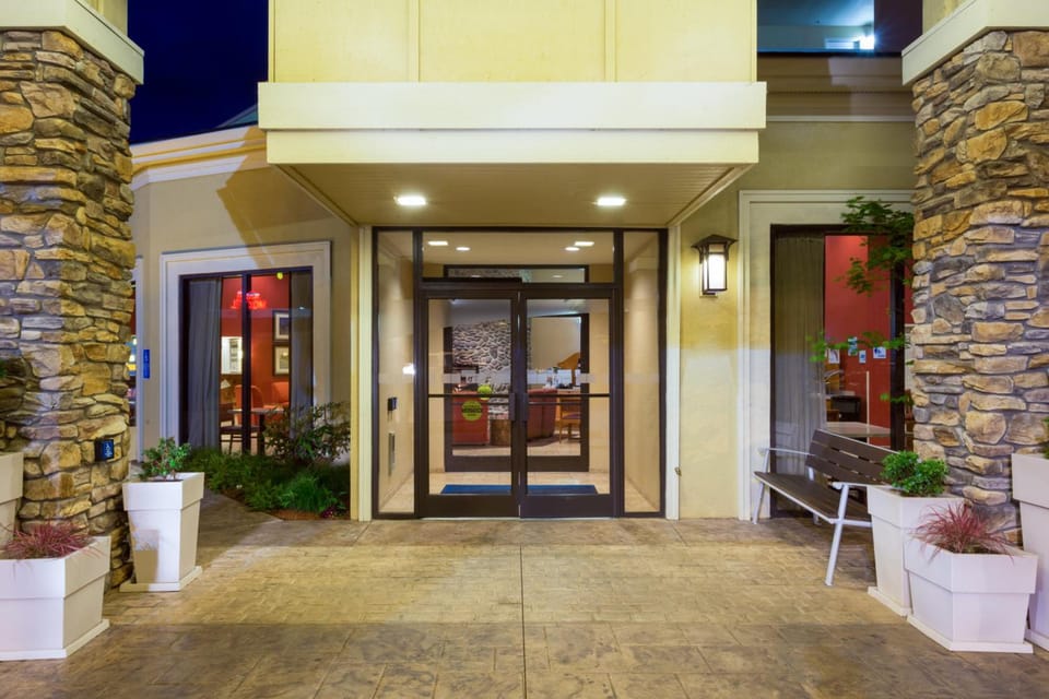 Holiday Inn Express Roseburg By IHG Hotel in Roseburg