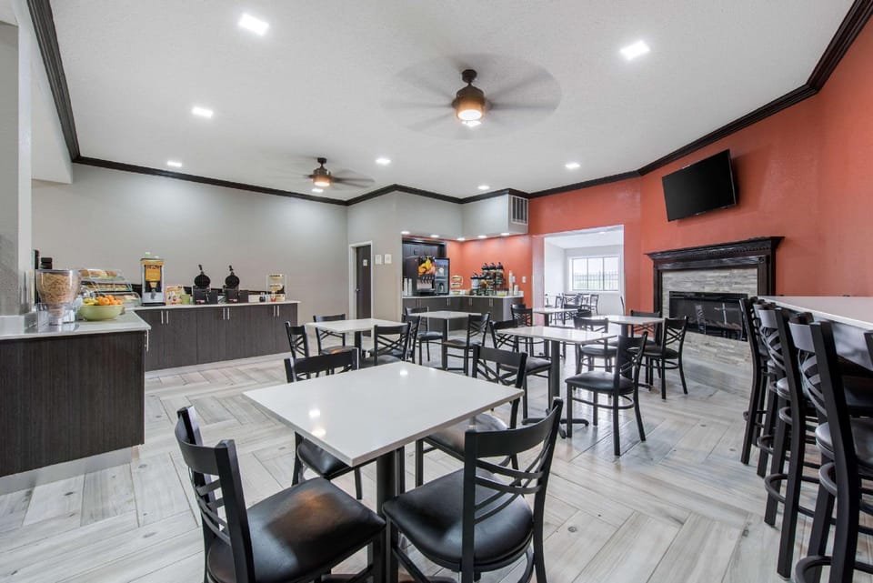 Quality Inn & Suites Brownsburg - Indianapolis West Hotel in Indiana