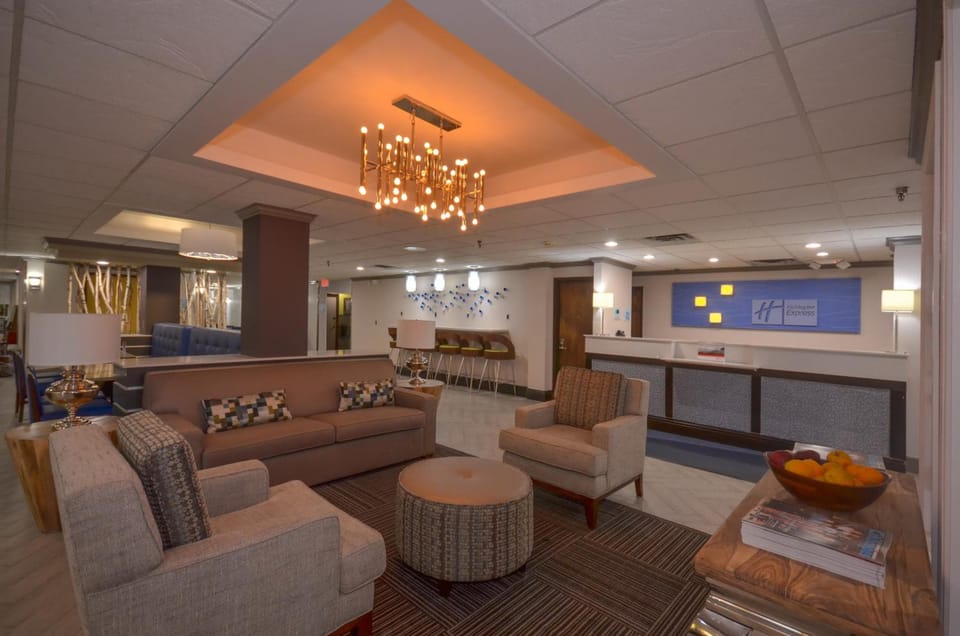 Holiday Inn Express & Suites Fayetteville University of Arkansas Area By IHG Hotel in Fayetteville