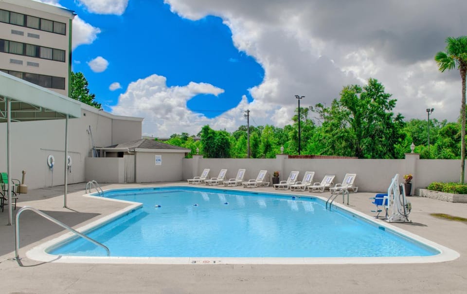 Holiday Inn Mobile West I-10 By IHG Hotel in Tillmans Corner