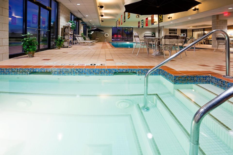 Holiday Inn Express Janesville-I-90 & US Highway 14 By IHG Hotel in Janesville