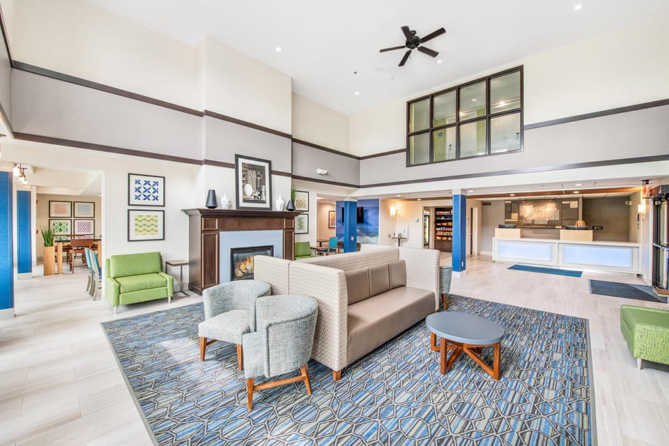 Holiday Inn Express - Delafield By IHG Hotel in Wisconsin