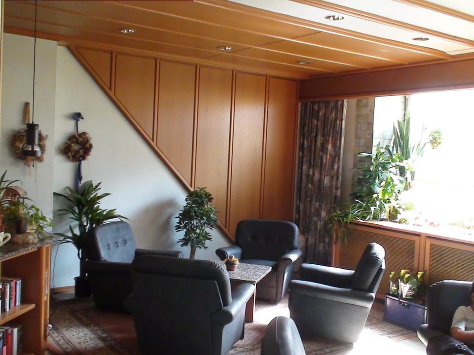 Shared lounge/TV area