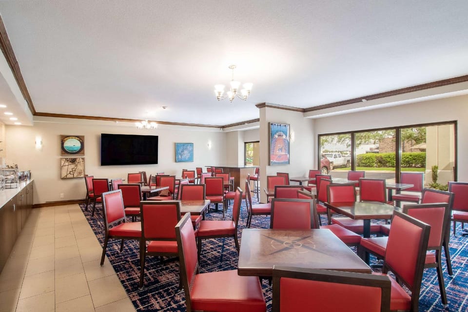Econo Lodge Inn & Suites Foley-North Gulf Shores Hotel in Foley