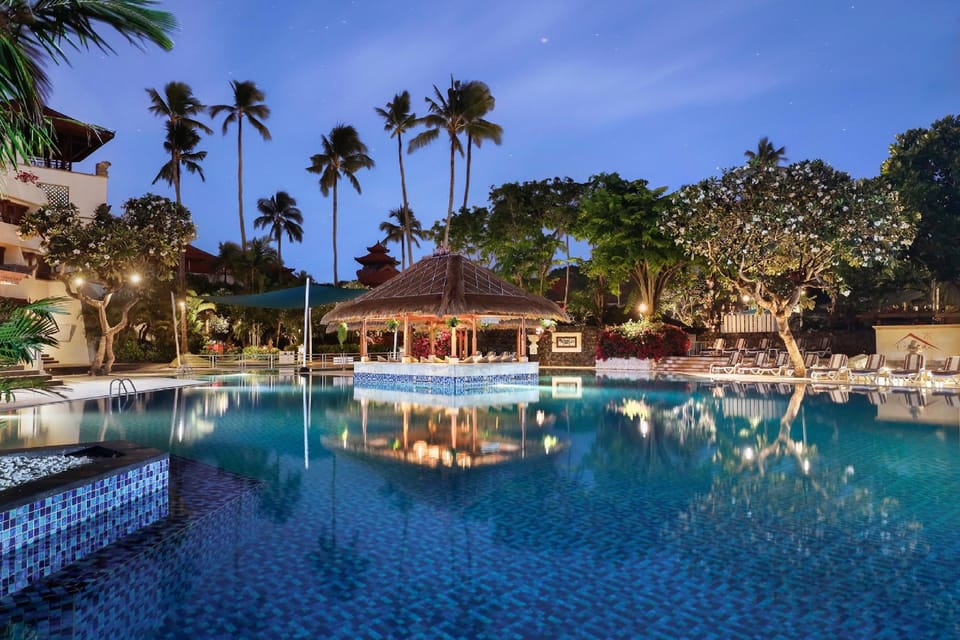 Poolside bar