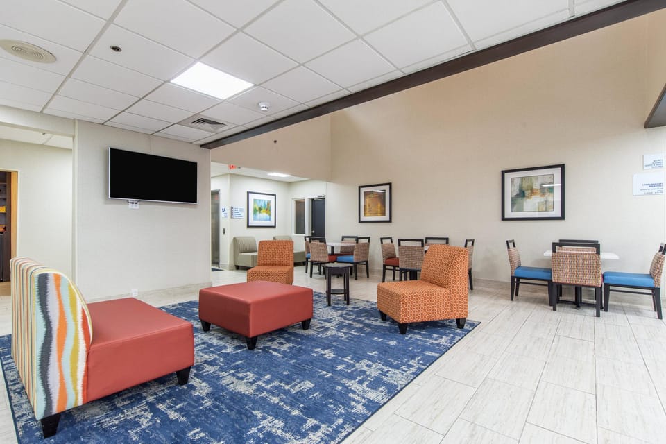 Holiday Inn Express Dandridge By IHG Hotel in Dandridge