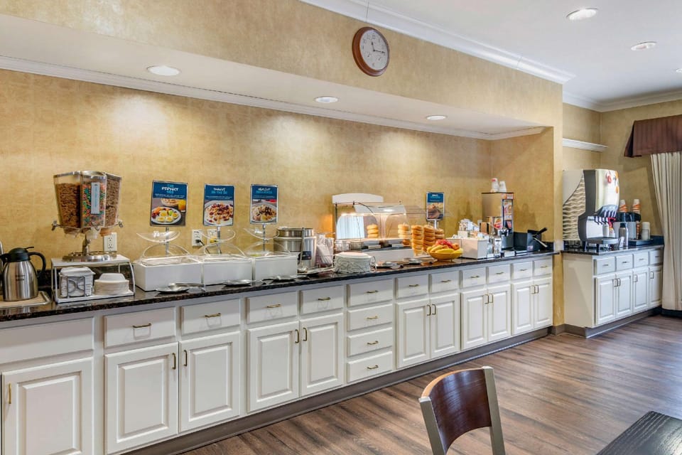 Clarion Pointe Medford Hotel in Medford