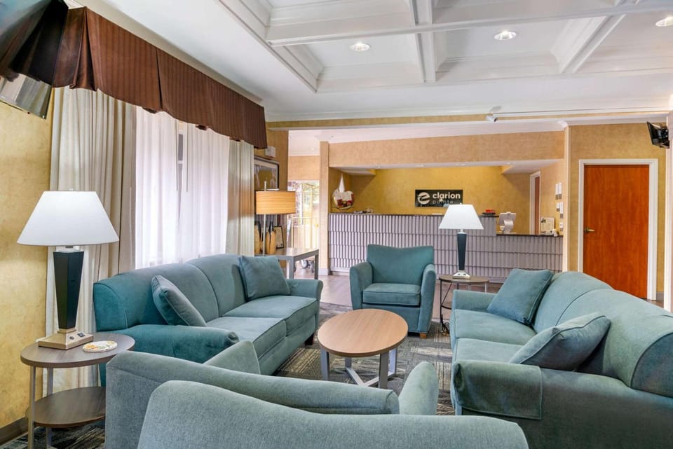 Clarion Pointe Medford Hotel in Medford