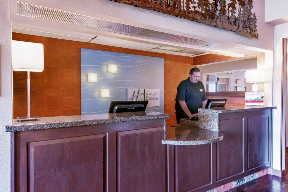 Holiday Inn Express Hotel & Suites Raton By IHG Hotel in Raton