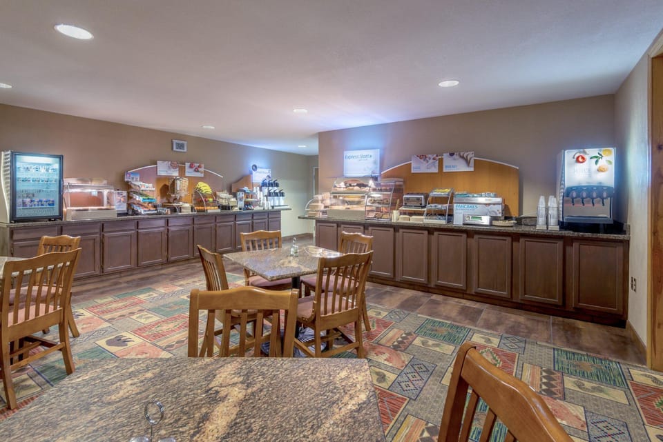 Holiday Inn Express Hotel & Suites Raton By IHG Hotel in Raton