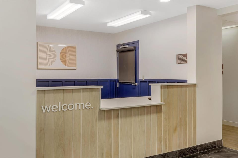 Sonesta Simply Suites Boston Burlington Hotel in Burlington