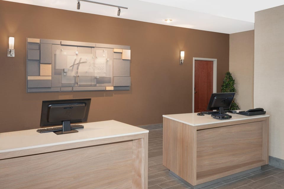 Holiday Inn Express Hotel & Suites Brookville By IHG Hotel in Ohio