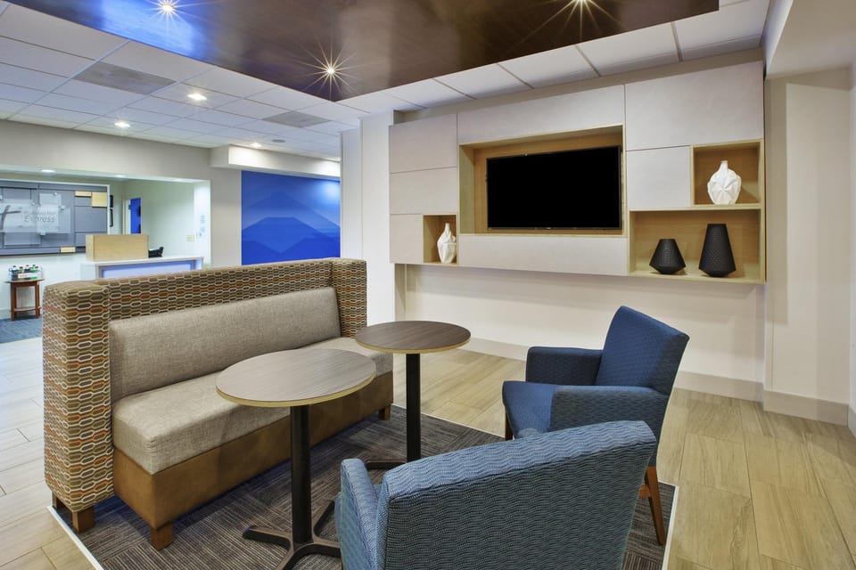 Holiday Inn Express Hotel & Suites Manchester Conference Center By IHG Hotel in Tennessee