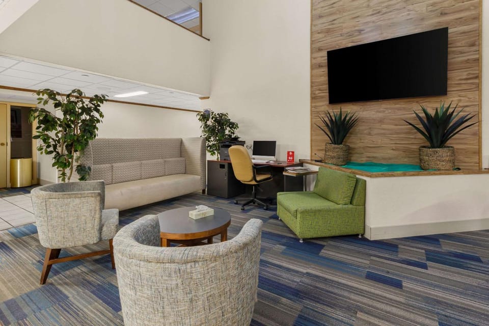 Quality Inn & Suites Altoona Hotel in Altoona