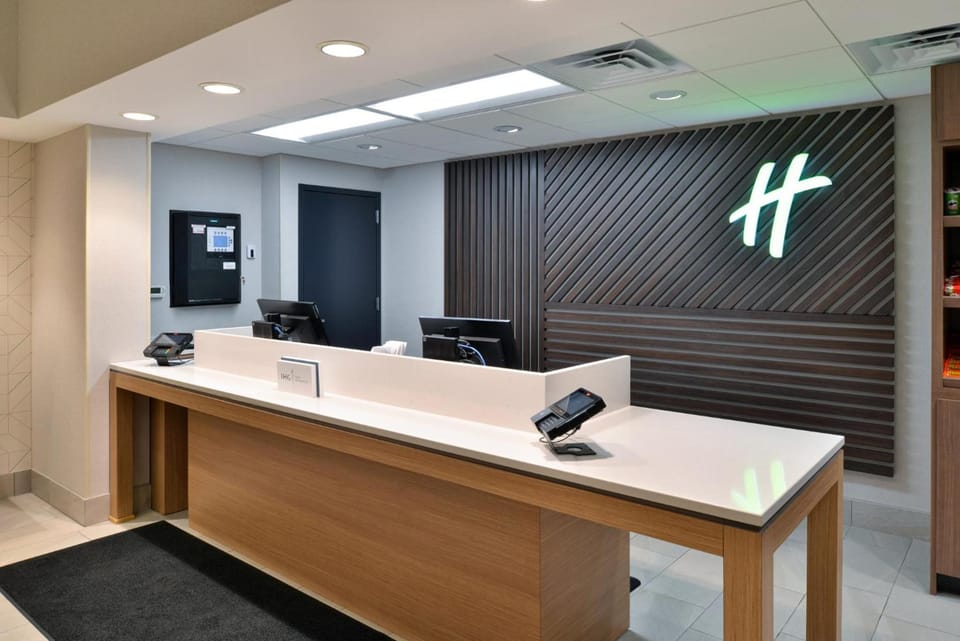 Holiday Inn & Suites Overland Park-Conv Ctr by IHG Hotel in Overland Park