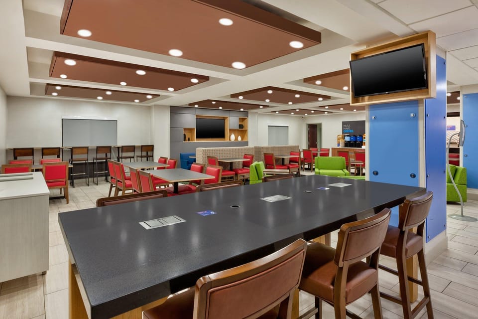 Holiday Inn Express & Suites Chesapeake By IHG Hotel in Chesapeake
