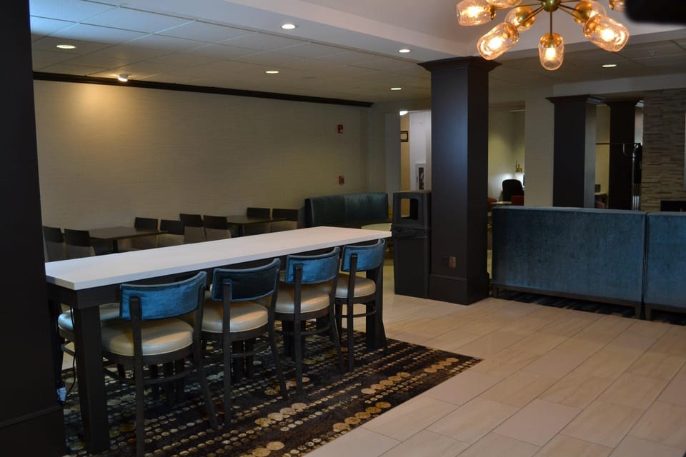 Holiday Inn Express Hotel & Suites Kent State University By IHG Hotel in Ohio
