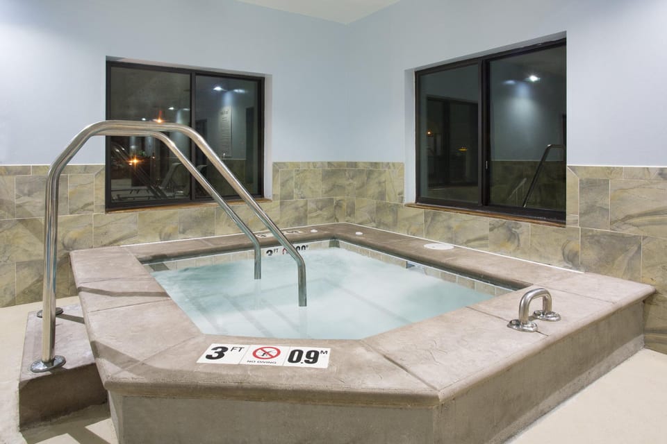 Holiday Inn Express Hotel & Suites Concordia US 81 By IHG Hotel in Kansas