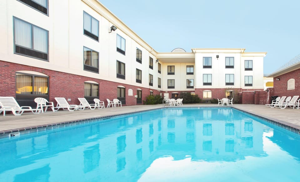 Holiday Inn Express Pine Bluff - Pines Mall Hotel By IHG Hotel in Pine Bluff