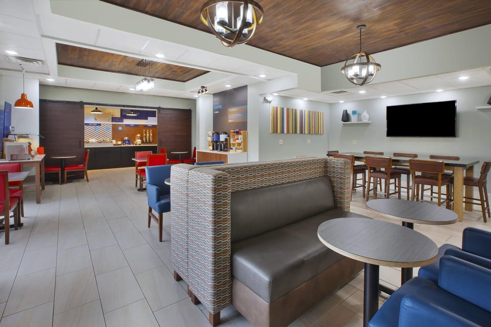 Holiday Inn Express Tiffin By IHG Hotel in Ohio