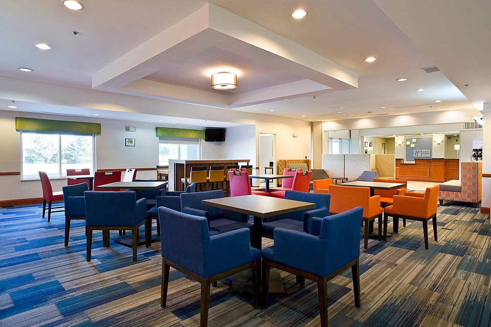 Holiday Inn Express Hotel & Suites Vermillion By IHG Hotel in South Dakota