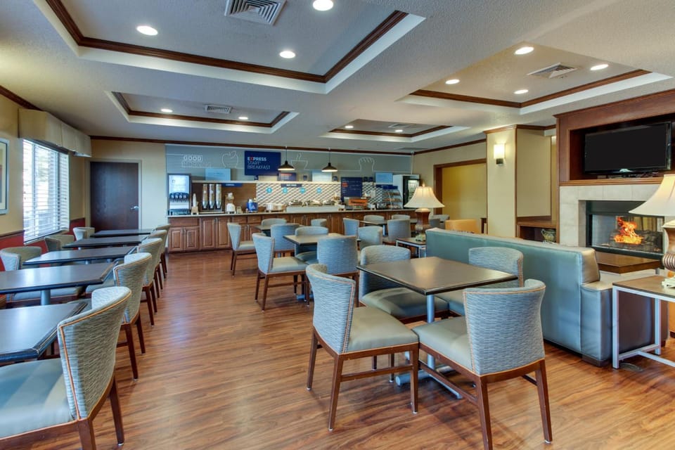 Holiday Inn Express Hotel & Suites Lancaster-Lititz By IHG Hotel in Lititz