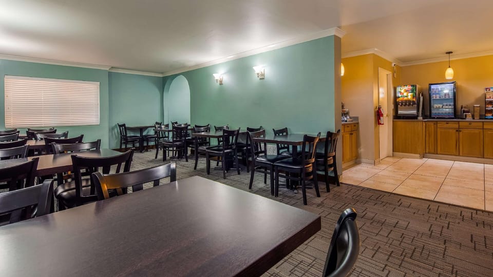 Best Western Plus La Mesa San Diego Hotel in Casa De Oro-Mount