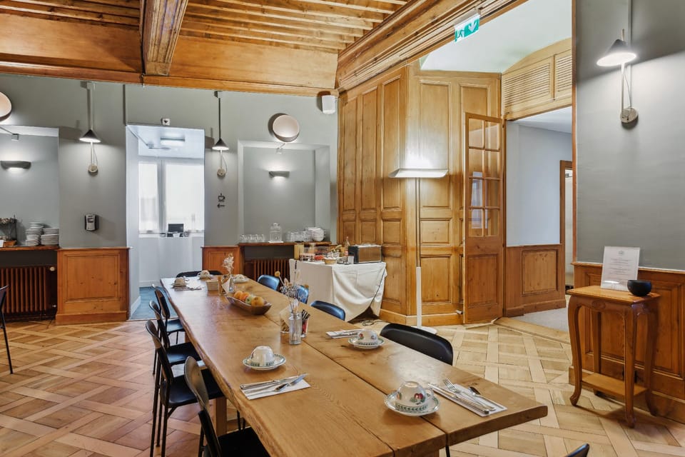 Hôtel de la Couronne Hotel in Canton of Vaud