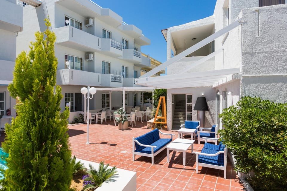 Castello Bianco Aparthotel Apartment hotel in Rethymno