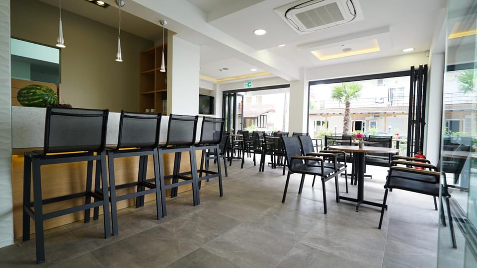 Bar/lounge