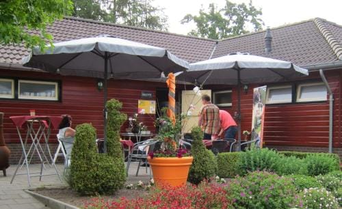 Pipowagen Minicamping De Linde Hotel in Limburg (province)