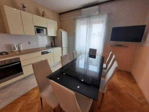 Apartments Nuic Hotel in Makarska