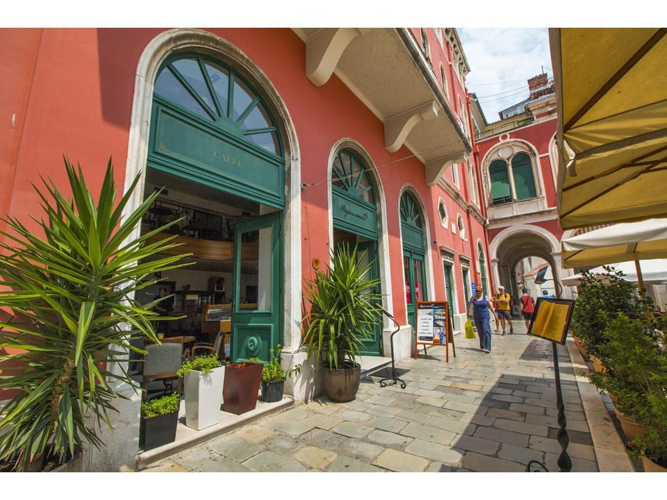 Furioso Apartments Hotel in Split