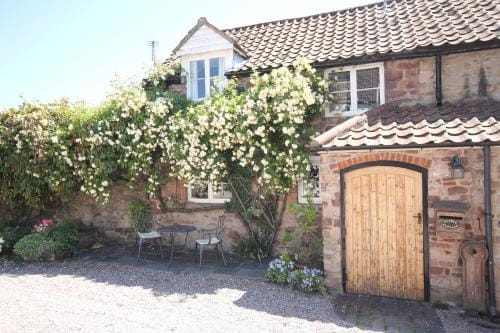 The Old House Cottages Hotel in Sedgemoor