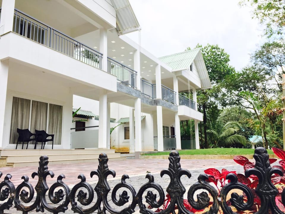 Holiday Vagamon Hotel in Kerala